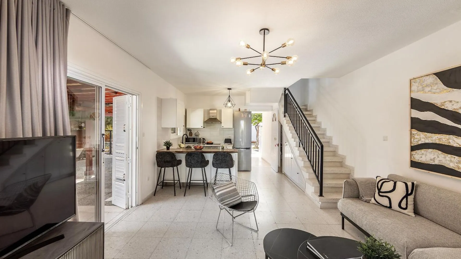 Larnaca Villa Marina Meneou