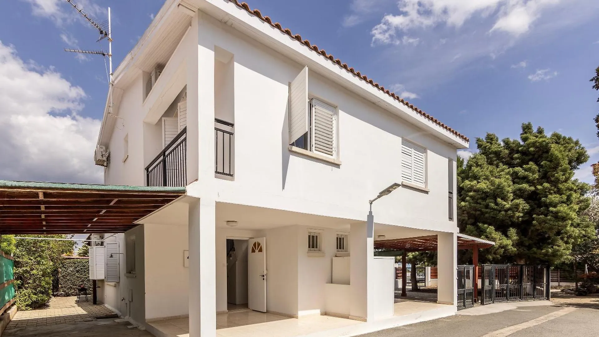 Larnaca Villa Marina Meneou