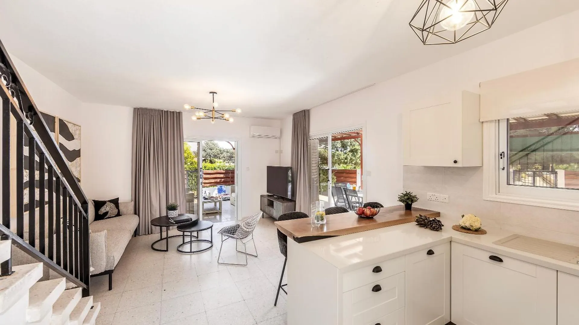 Larnaca Villa Marina Meneou