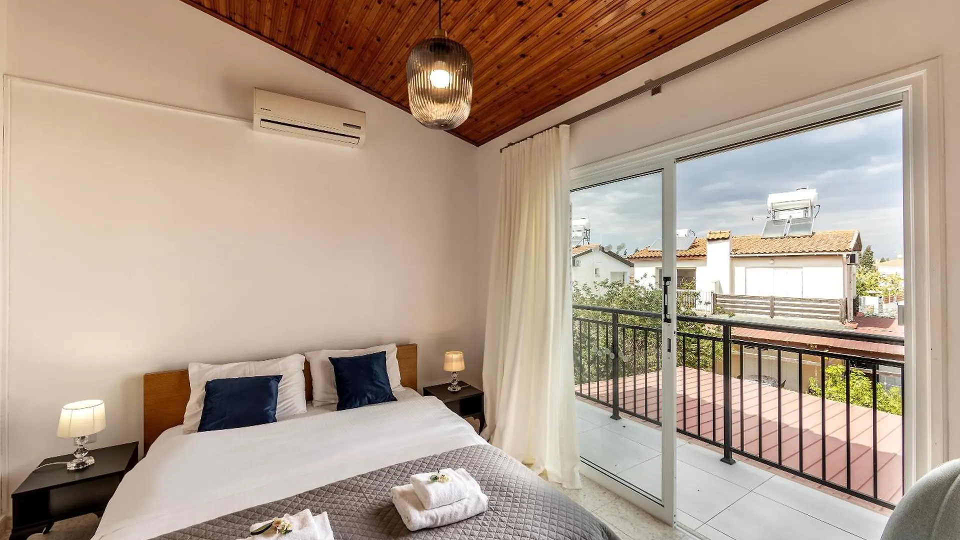 Larnaca Villa Marina Meneou