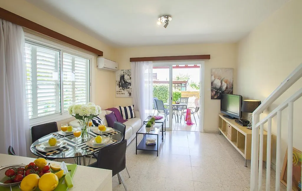 Larnaca Villa Marina Meneou