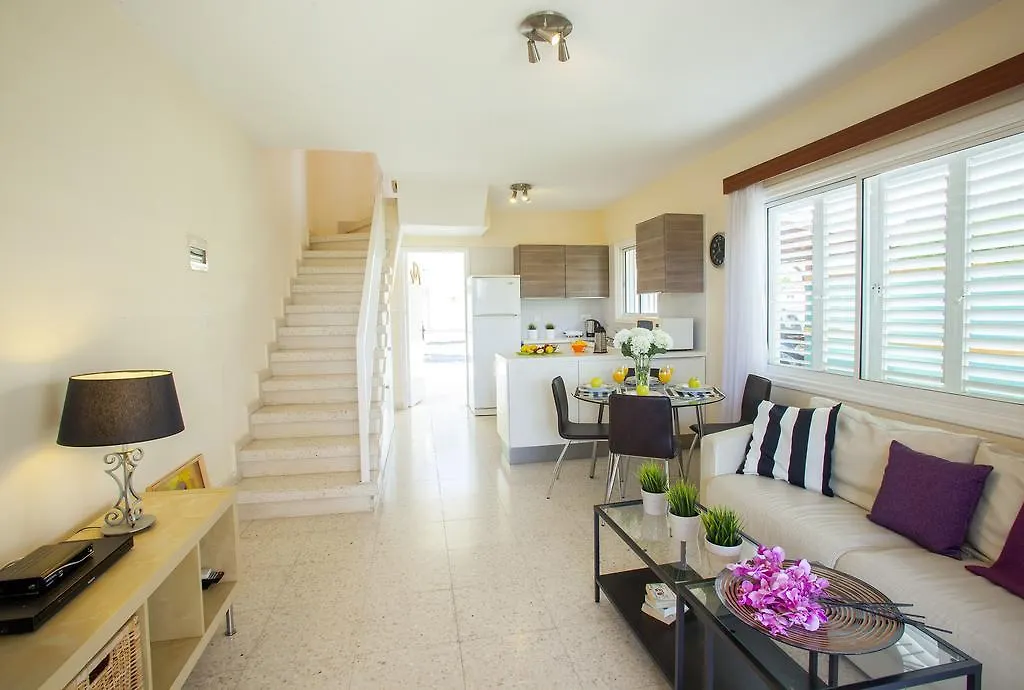 Larnaca Villa Marina Meneou