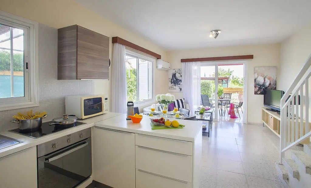 Larnaca Villa Marina Meneou