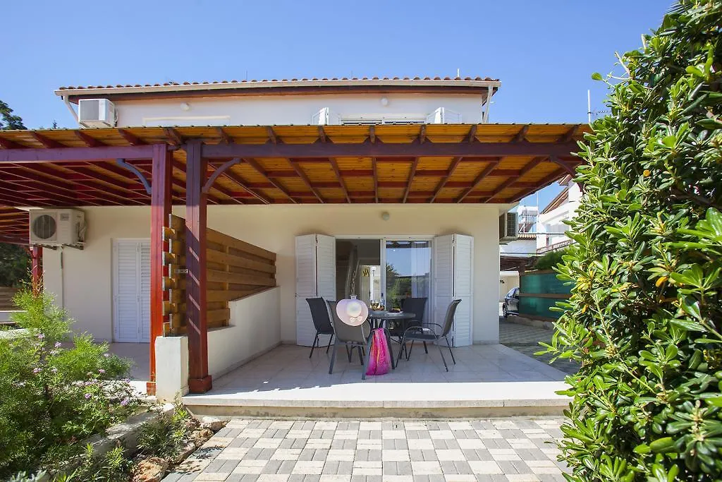 Larnaca Villa Marina Meneou