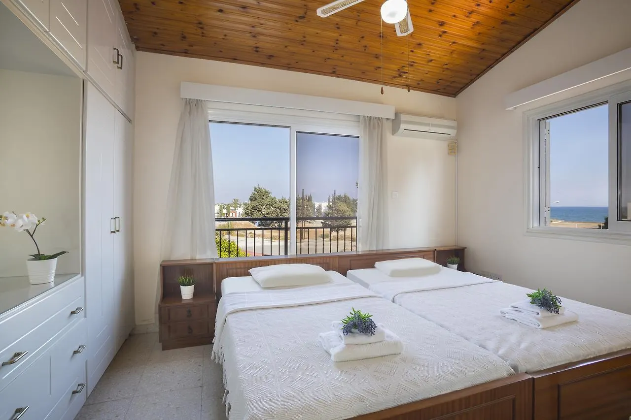 Larnaca Villa Marina Meneou
