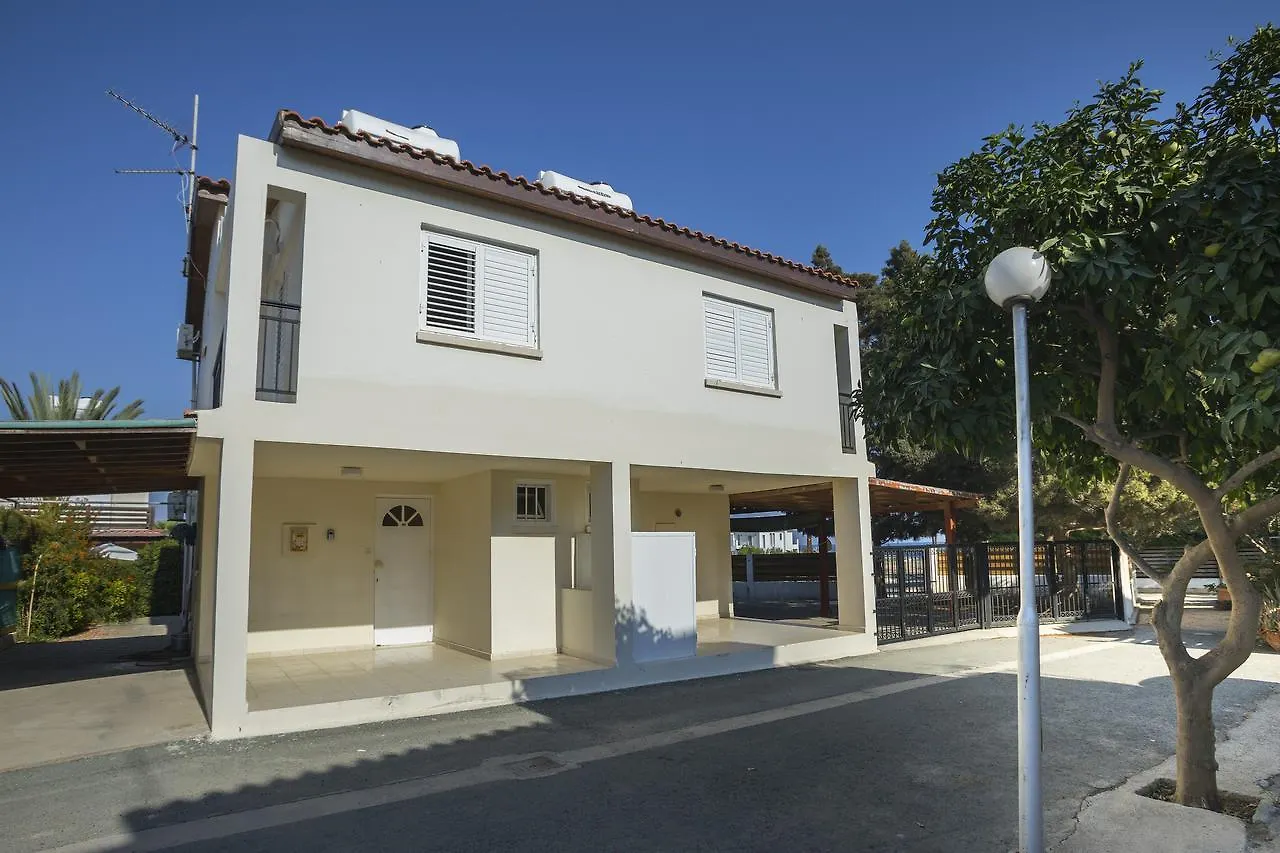 Larnaca Villa Marina Meneou