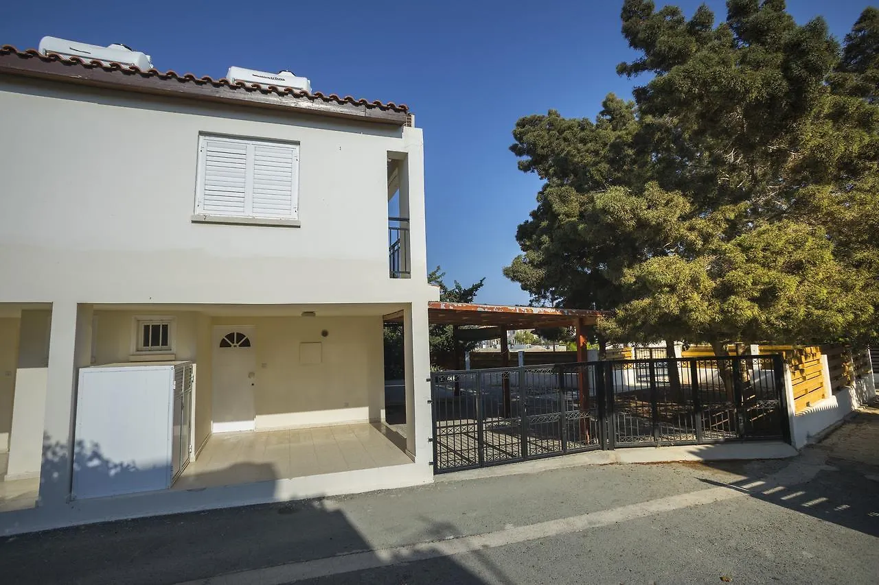 Larnaca Villa Marina Meneou