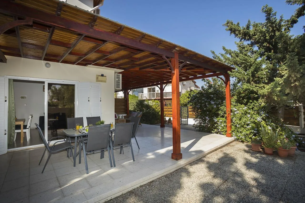 Larnaca Villa Marina Meneou